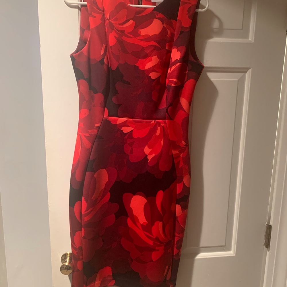 Donna Ricco cocktail dress. Color gold sparkle. Size 4